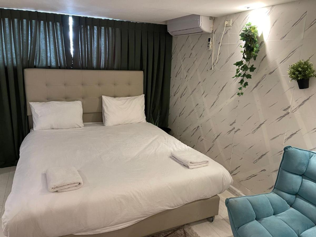 Lago Suites Hotel Yerusalem Bagian luar foto