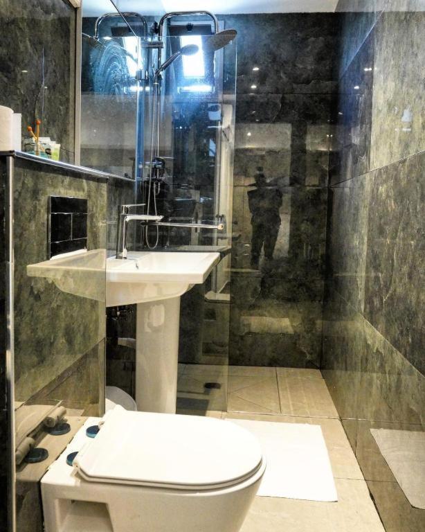 Lago Suites Hotel Yerusalem Bagian luar foto