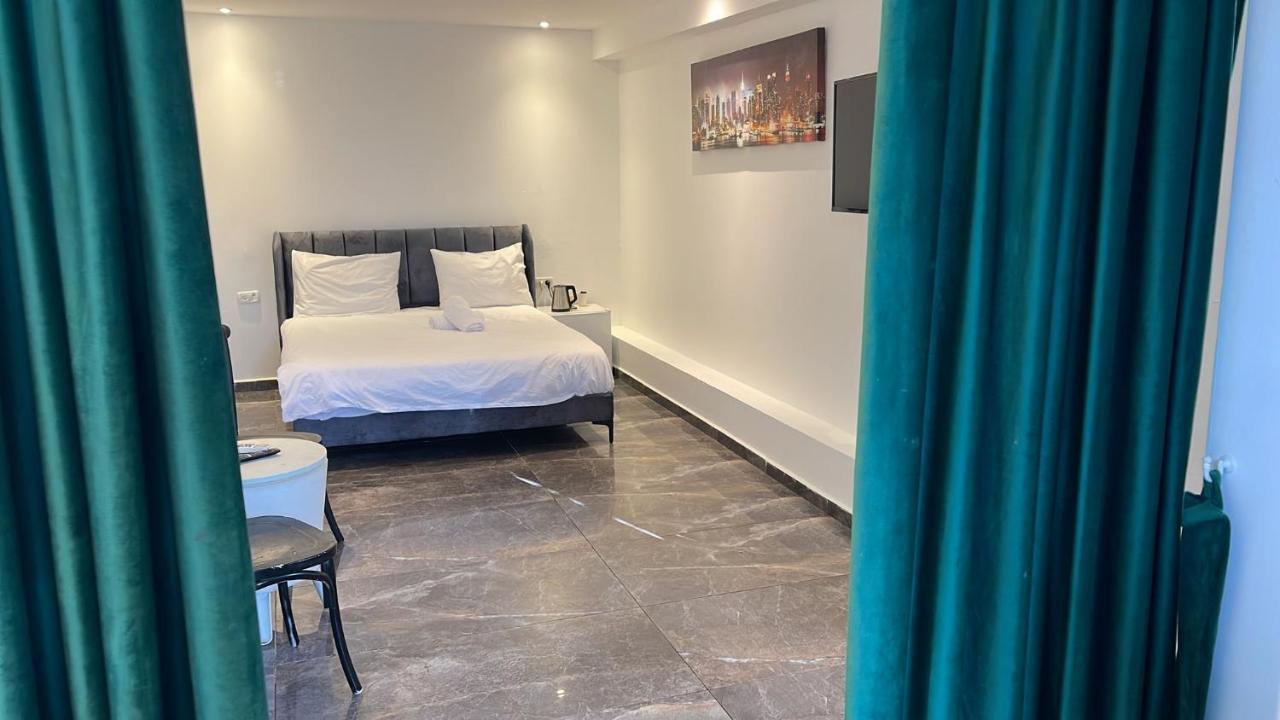 Lago Suites Hotel Yerusalem Bagian luar foto