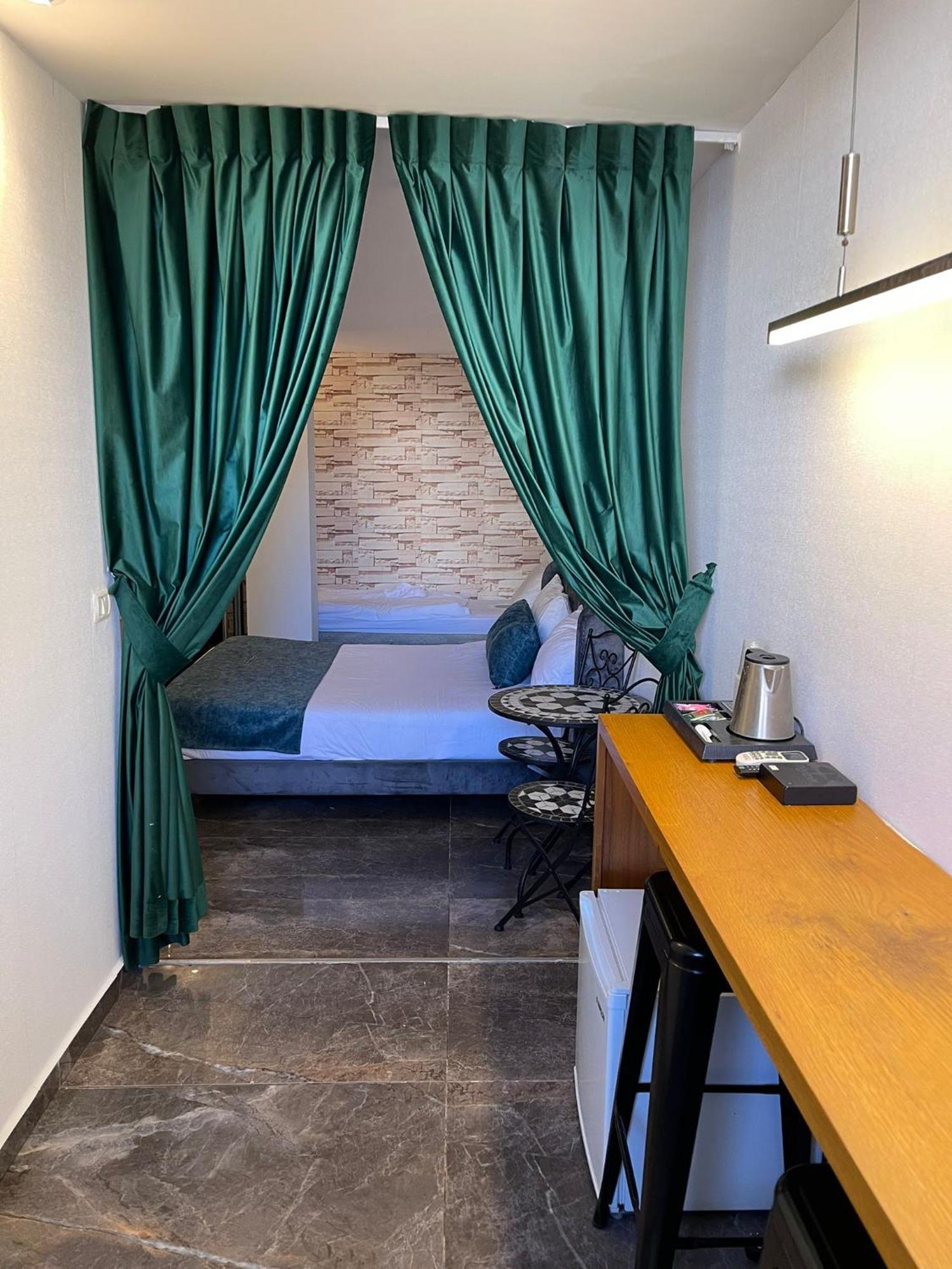 Lago Suites Hotel Yerusalem Bagian luar foto