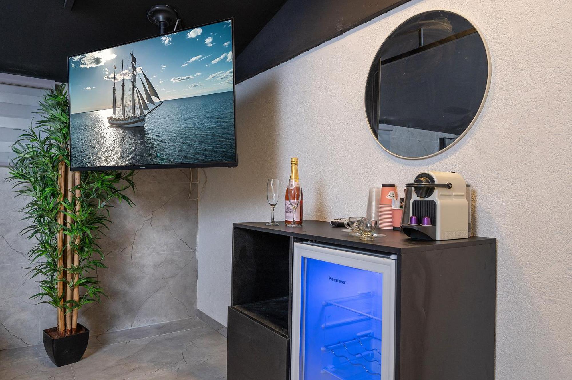 Lago Suites Hotel Yerusalem Bagian luar foto