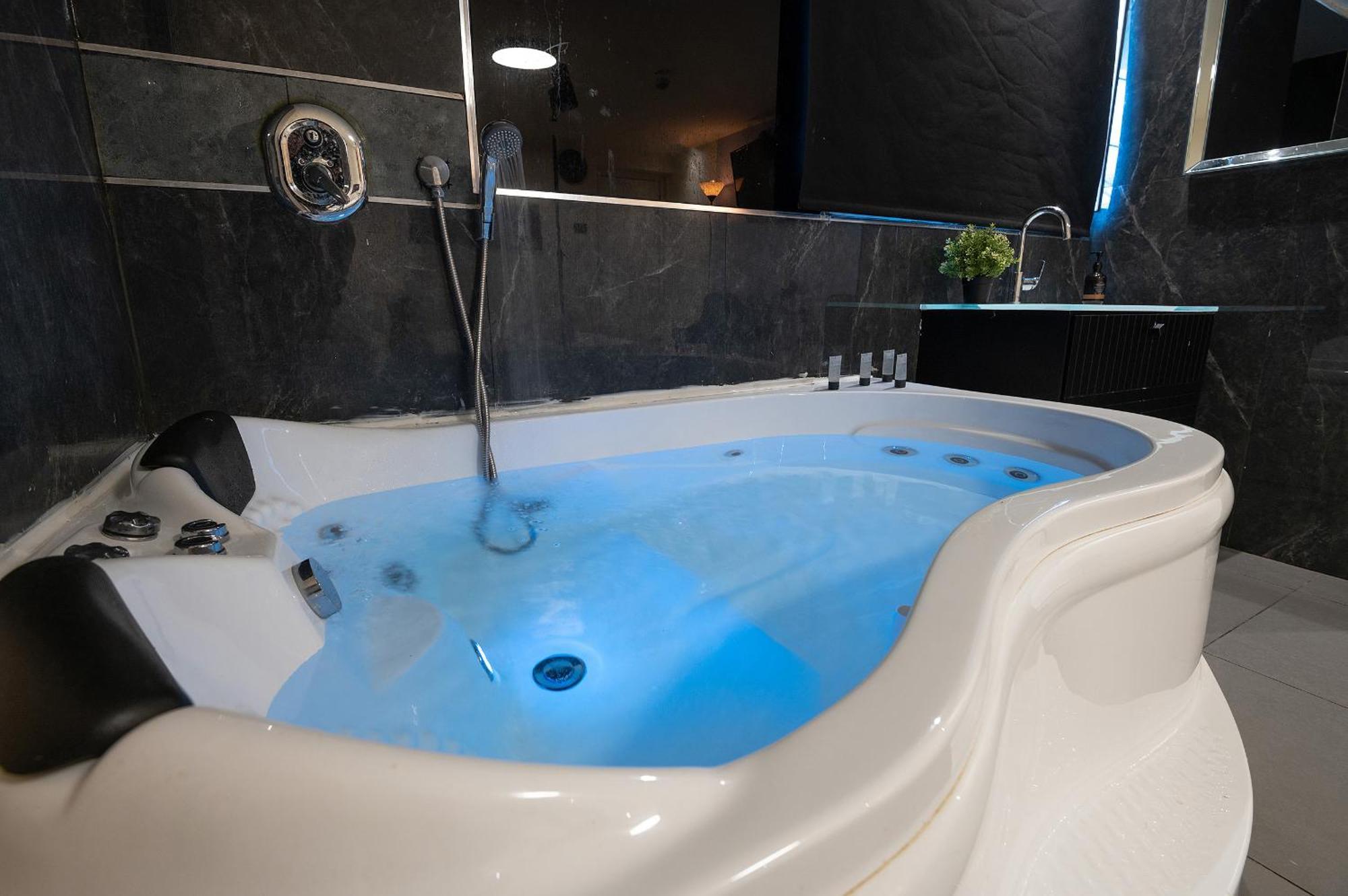 Lago Suites Hotel Yerusalem Bagian luar foto