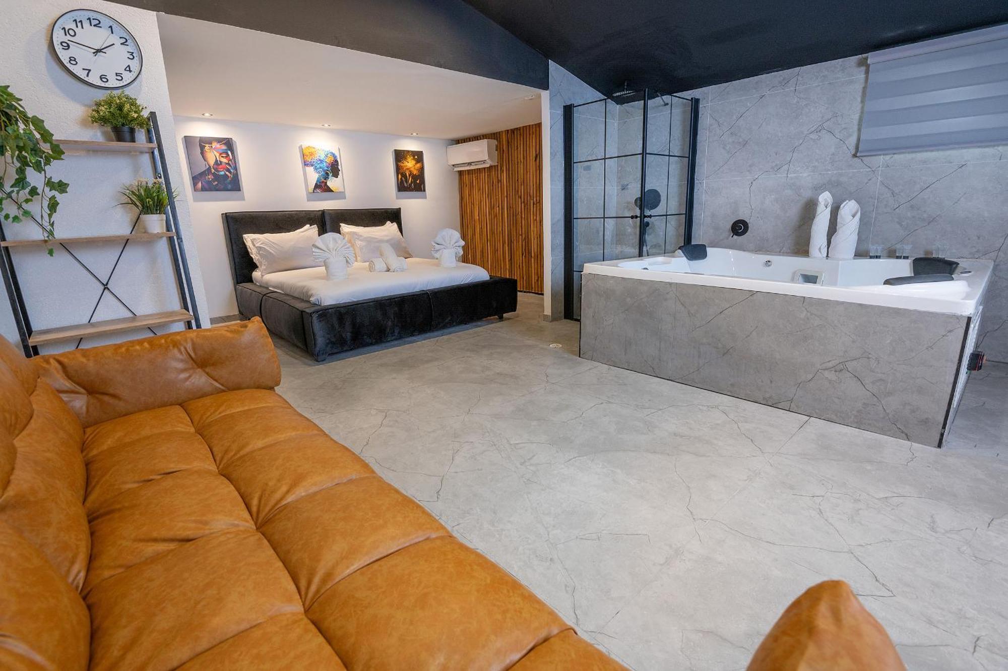 Lago Suites Hotel Yerusalem Bagian luar foto