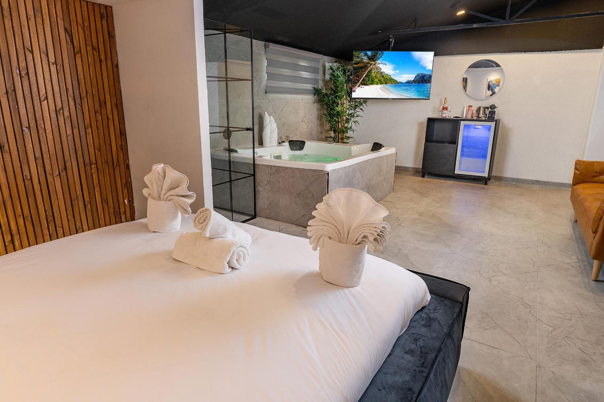 Lago Suites Hotel Yerusalem Bagian luar foto