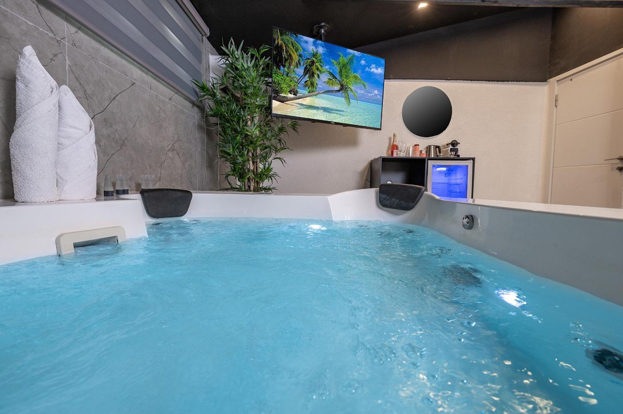 Lago Suites Hotel Yerusalem Bagian luar foto
