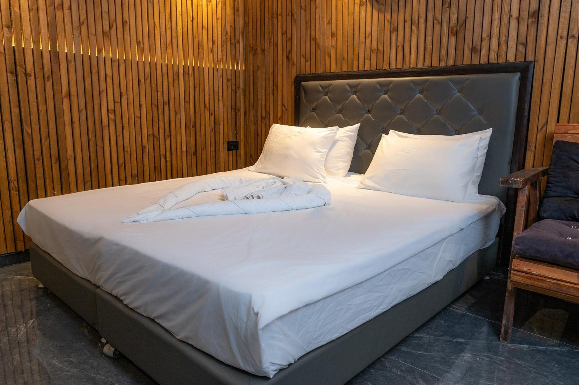 Lago Suites Hotel Yerusalem Bagian luar foto