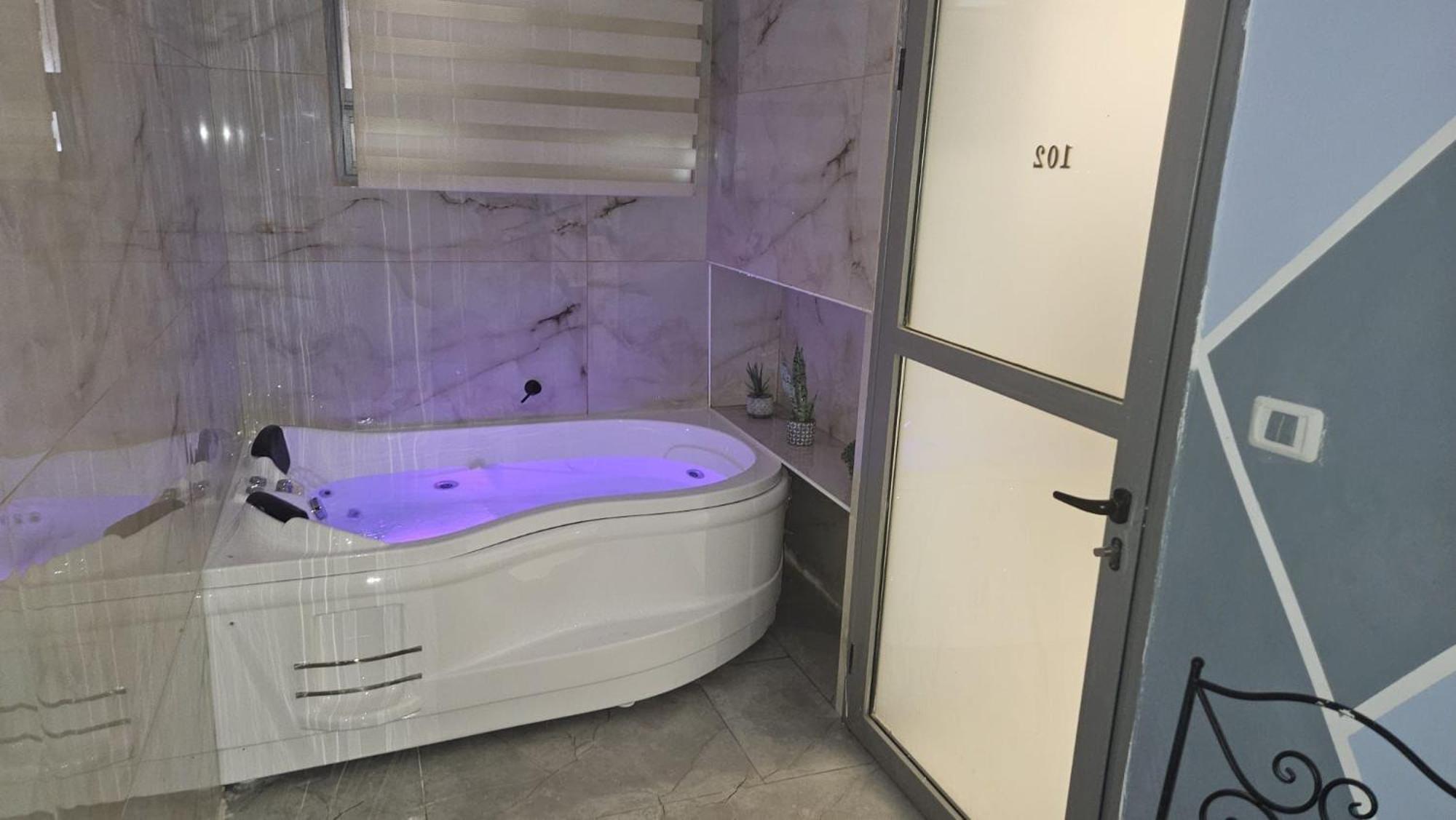 Lago Suites Hotel Yerusalem Bagian luar foto
